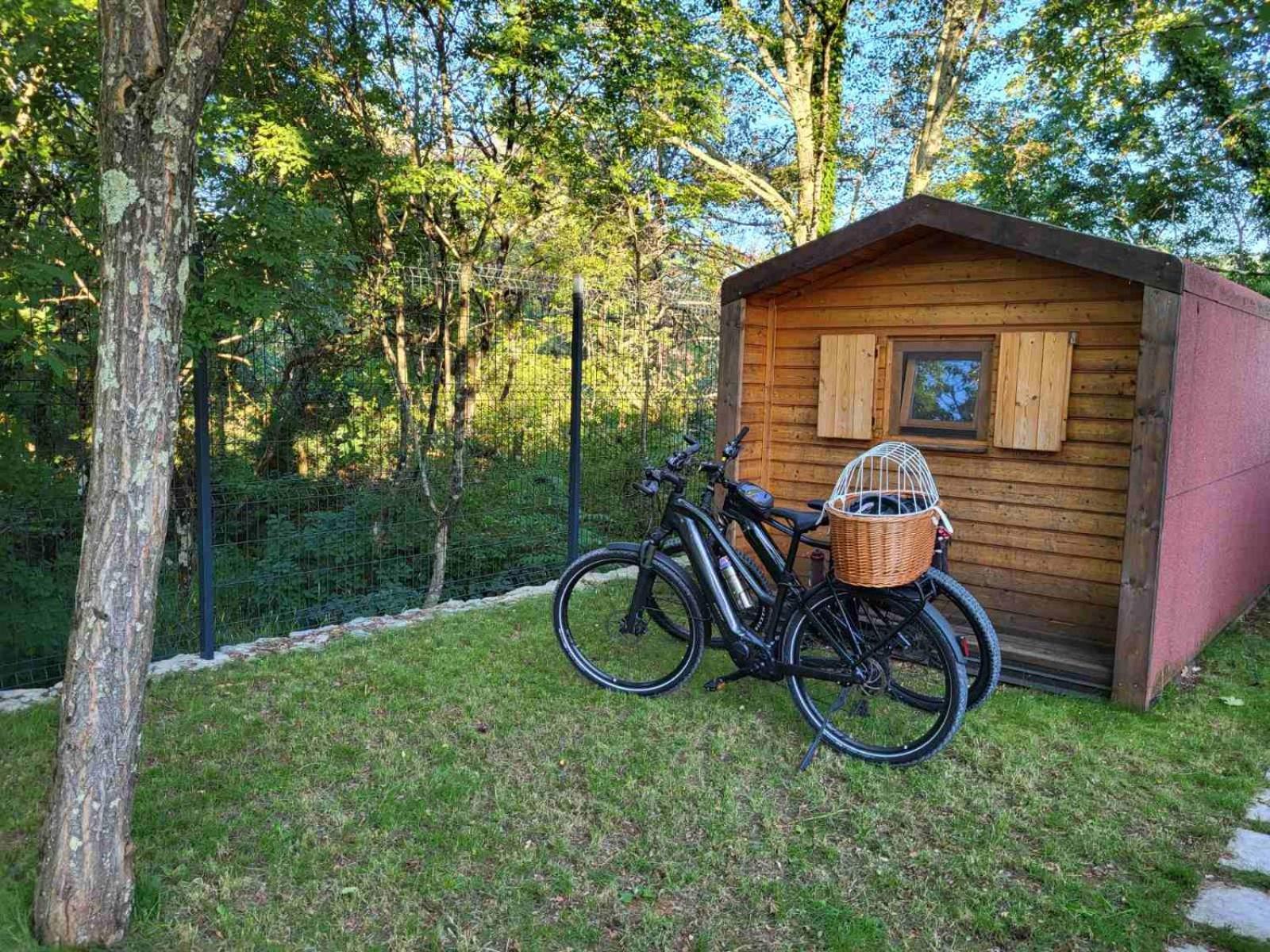 Krasen Kras 104 Resort Komen Zewnętrze zdjęcie